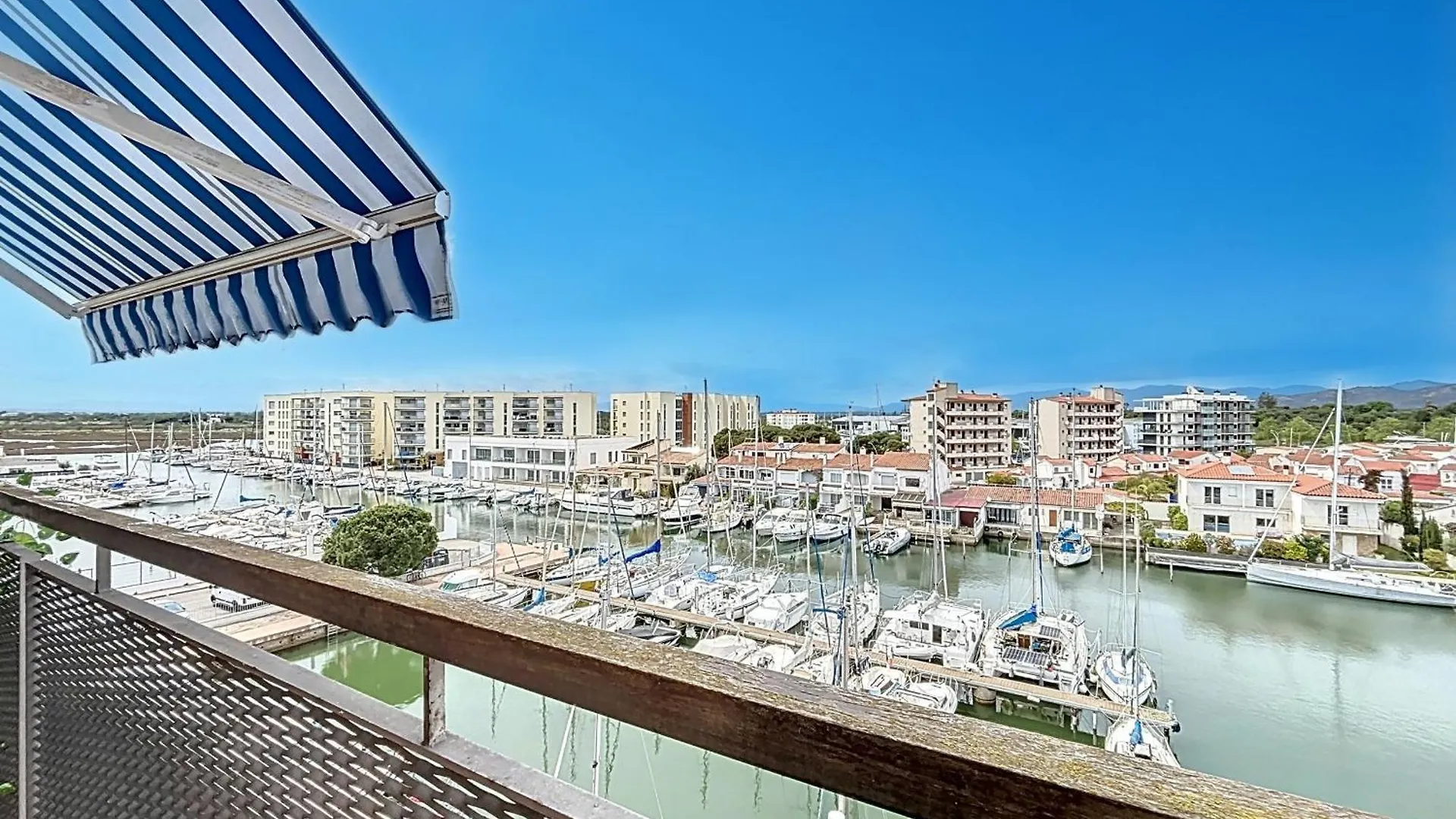 Apartamento B Marina 410 Atico Un Dormitorio Vista Canal Ampuriabrava