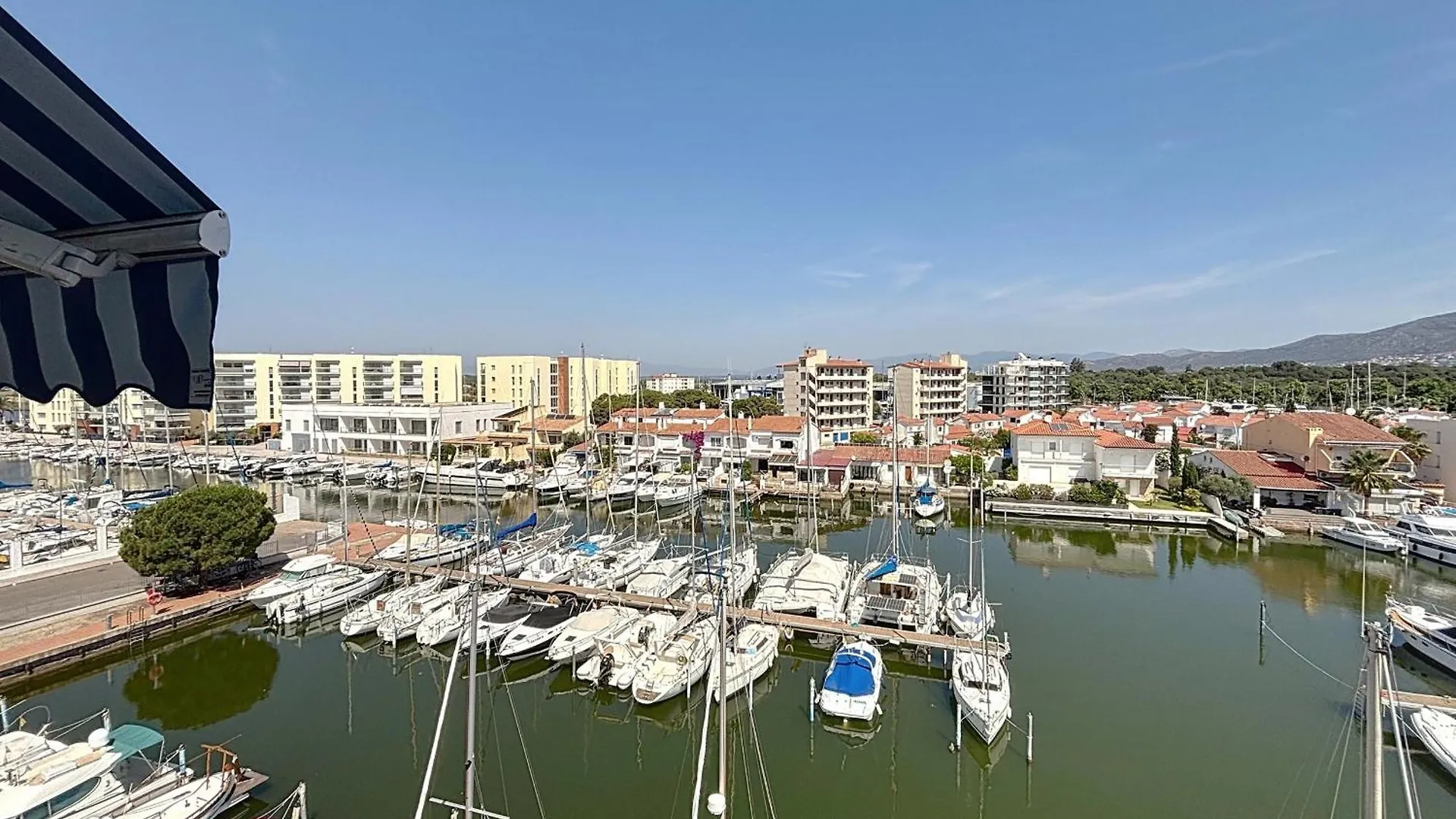 Apartamento B Marina 410 Atico Un Dormitorio Vista Canal Ampuriabrava